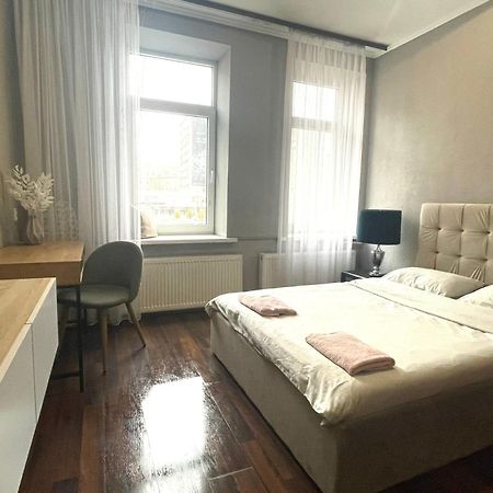 Ferienwohnung Куліша 41, Помешкання В Центрі Біля Тц Форум Lemberg Exterior foto